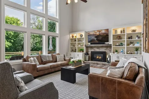 6365 Oxbow Bend Chanhassen MN 55317