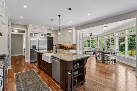 6365 Oxbow Bend Chanhassen MN 55317