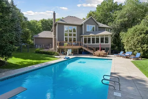 6365 Oxbow Bend Chanhassen MN 55317