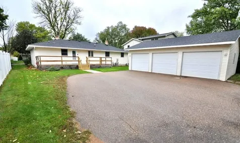 915 Fuller Street S Shakopee MN 55379