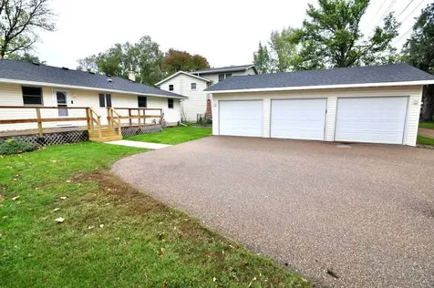 915 Fuller Street S Shakopee MN 55379