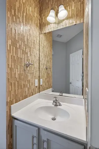 18005 45th Avenue N Plymouth MN 55446