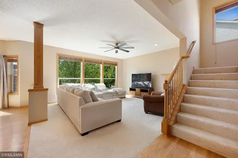 1774 Fox Run Shakopee MN 55379