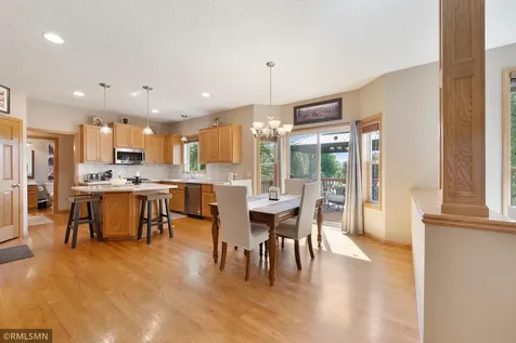 1774 Fox Run Shakopee MN 55379