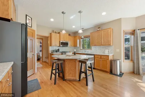 1774 Fox Run Shakopee MN 55379