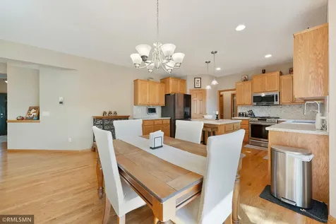 1774 Fox Run Shakopee MN 55379