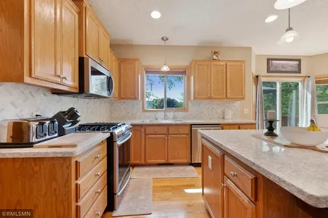 1774 Fox Run Shakopee MN 55379