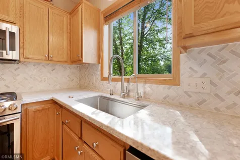 1774 Fox Run Shakopee MN 55379