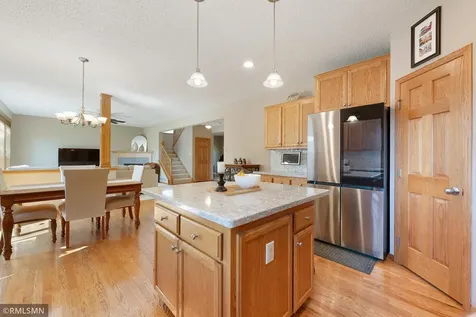 1774 Fox Run Shakopee MN 55379