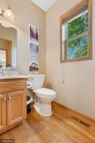1774 Fox Run Shakopee MN 55379