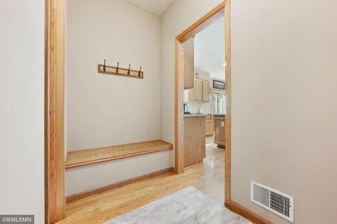 1774 Fox Run Shakopee MN 55379