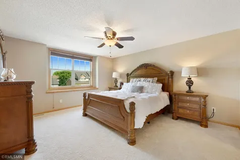 1774 Fox Run Shakopee MN 55379