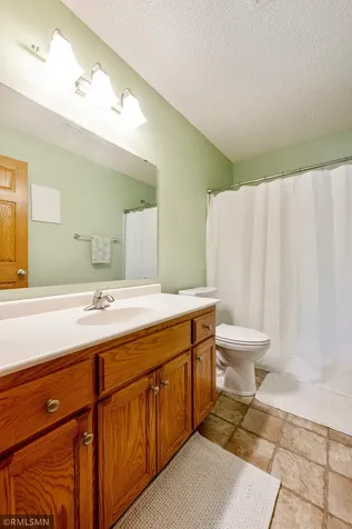 1774 Fox Run Shakopee MN 55379