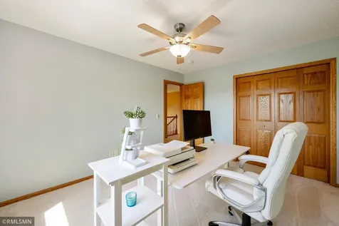 1774 Fox Run Shakopee MN 55379