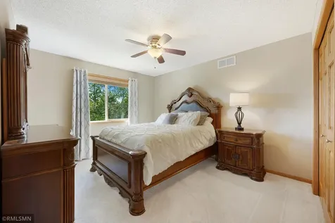 1774 Fox Run Shakopee MN 55379