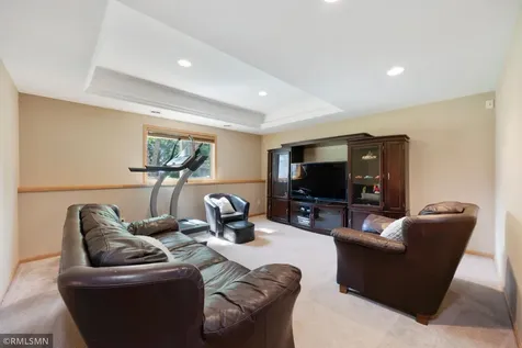 1774 Fox Run Shakopee MN 55379