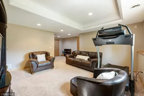 1774 Fox Run Shakopee MN 55379