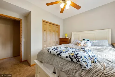 1774 Fox Run Shakopee MN 55379