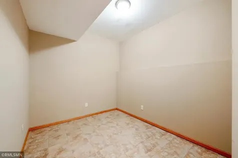 1774 Fox Run Shakopee MN 55379