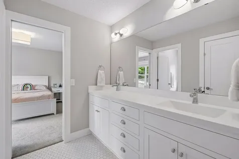 5140 Chowen Avenue S Minneapolis MN 55410