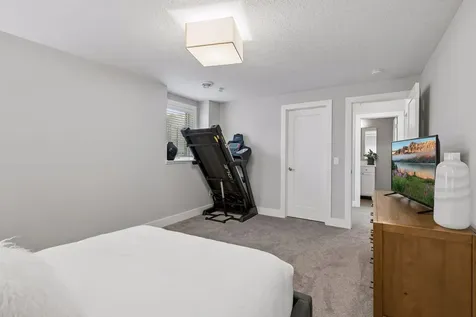 5140 Chowen Avenue S Minneapolis MN 55410