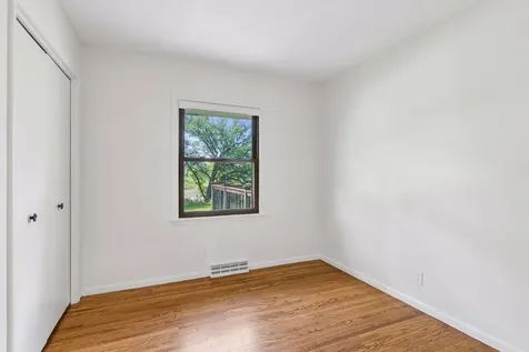 4117 Poplar Bridge Road Bloomington MN 55437