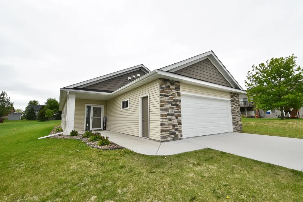 106 11th Street N Goodhue MN 55027