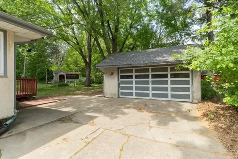 1751 Larpenteur Avenue E Maplewood MN 55109