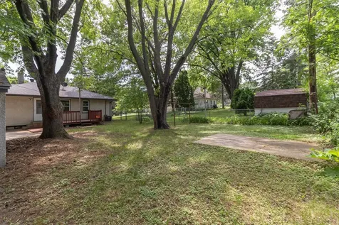 1751 Larpenteur Avenue E Maplewood MN 55109