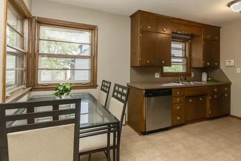 1751 Larpenteur Avenue E Maplewood MN 55109