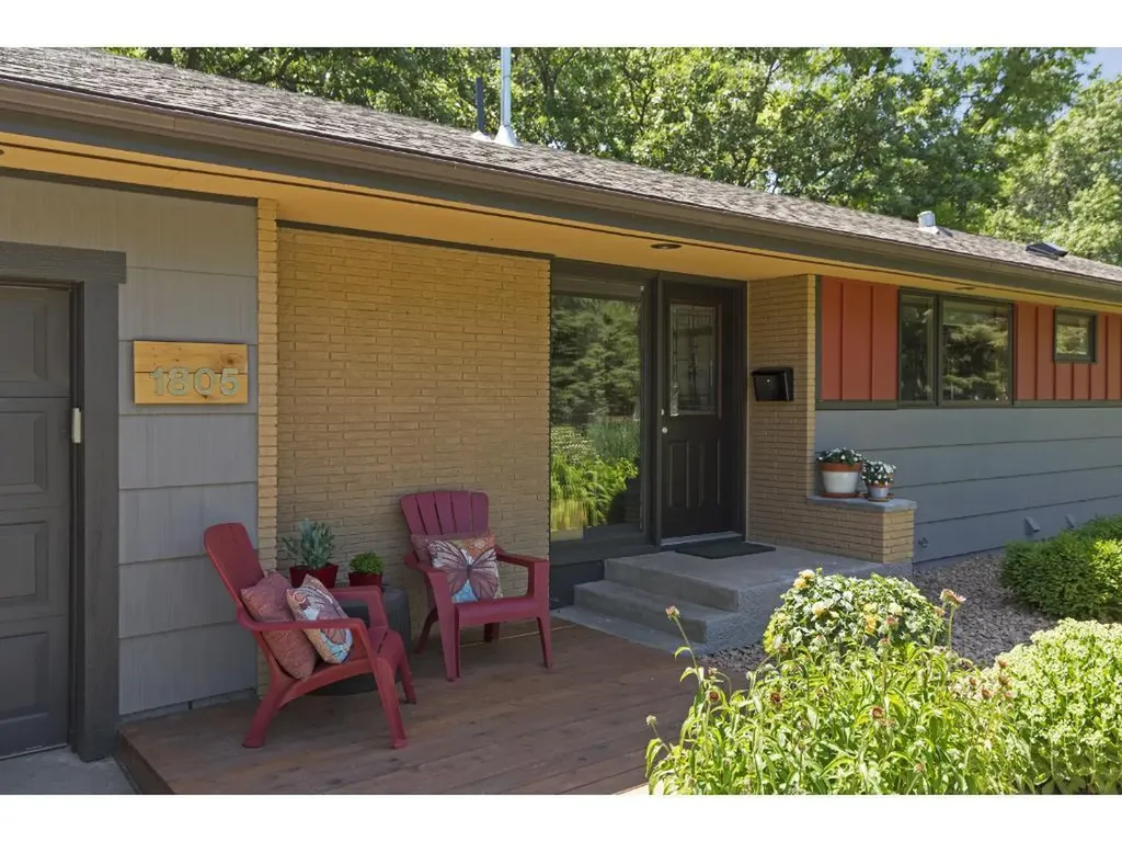 1805 Hampshire Lane N Golden Valley MN 55427