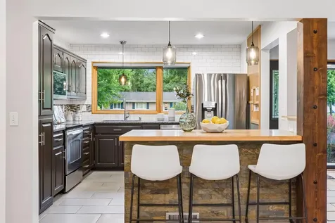 1805 Hampshire Lane N Golden Valley MN 55427