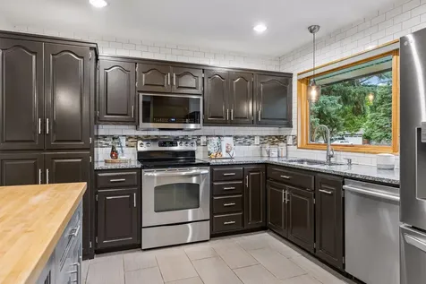 1805 Hampshire Lane N Golden Valley MN 55427