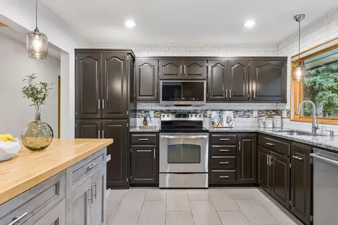 1805 Hampshire Lane N Golden Valley MN 55427