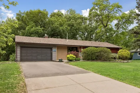 1805 Hampshire Lane N Golden Valley MN 55427