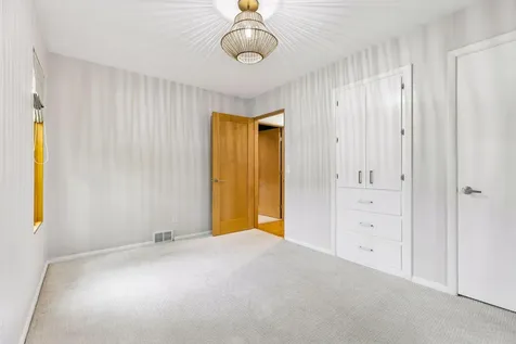 1805 Hampshire Lane N Golden Valley MN 55427