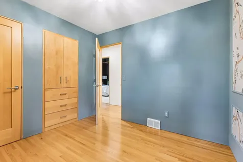 1805 Hampshire Lane N Golden Valley MN 55427