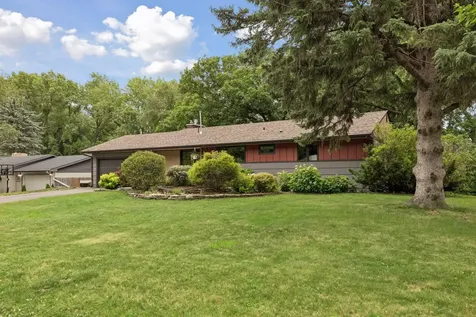 1805 Hampshire Lane N Golden Valley MN 55427