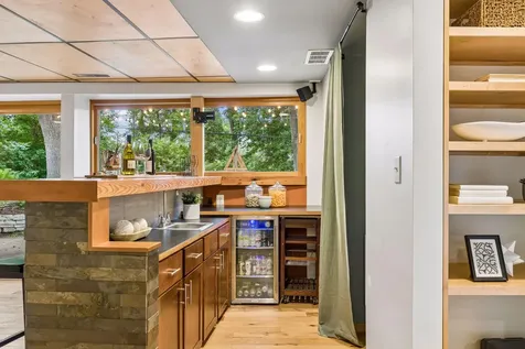 1805 Hampshire Lane N Golden Valley MN 55427