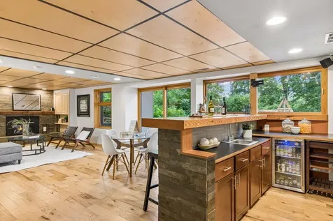 1805 Hampshire Lane N Golden Valley MN 55427