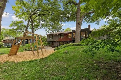 1805 Hampshire Lane N Golden Valley MN 55427