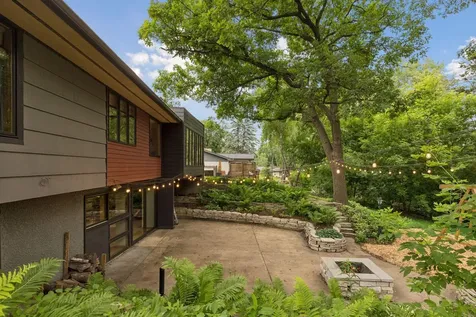 1805 Hampshire Lane N Golden Valley MN 55427