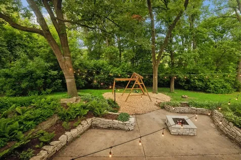 1805 Hampshire Lane N Golden Valley MN 55427