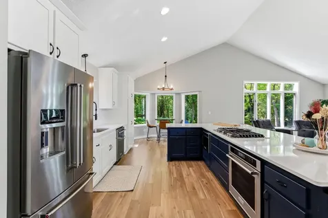 140 Dahlia Street Mahtomedi MN 55115