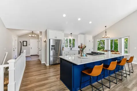 140 Dahlia Street Mahtomedi MN 55115
