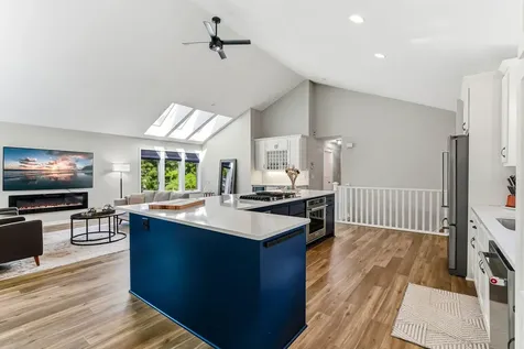 140 Dahlia Street Mahtomedi MN 55115