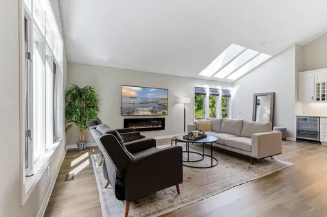140 Dahlia Street Mahtomedi MN 55115