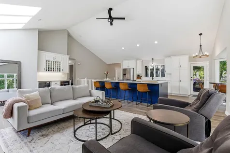 140 Dahlia Street Mahtomedi MN 55115