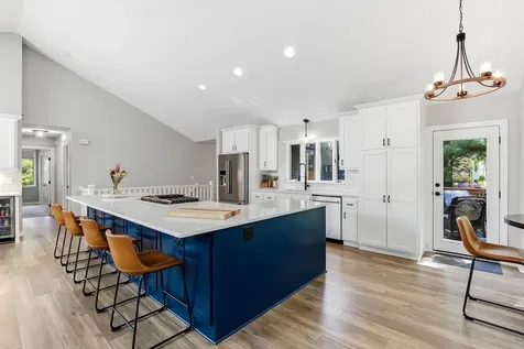 140 Dahlia Street Mahtomedi MN 55115
