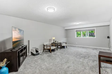 140 Dahlia Street Mahtomedi MN 55115